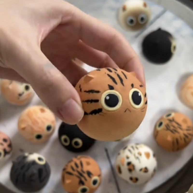 Handmade Jingdezhen Ceramic Cat Figurine